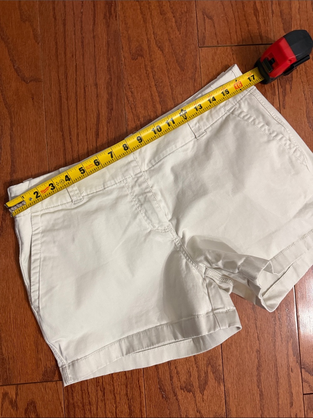 Vineyard Vines khaki lo-rise Shorts size 8 - Picture 6 of 8